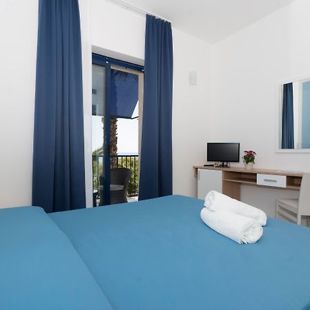 Ticho'S Greenblu Hotel Кастеланета Марина Екстериор снимка