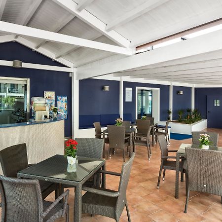 Ticho'S Greenblu Hotel Кастеланета Марина Екстериор снимка