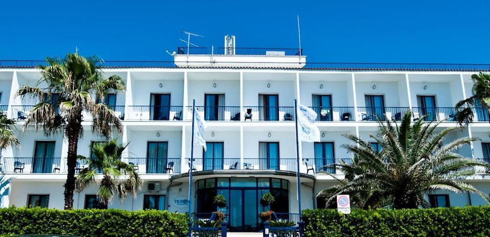 Ticho'S Greenblu Hotel Кастеланета Марина Екстериор снимка