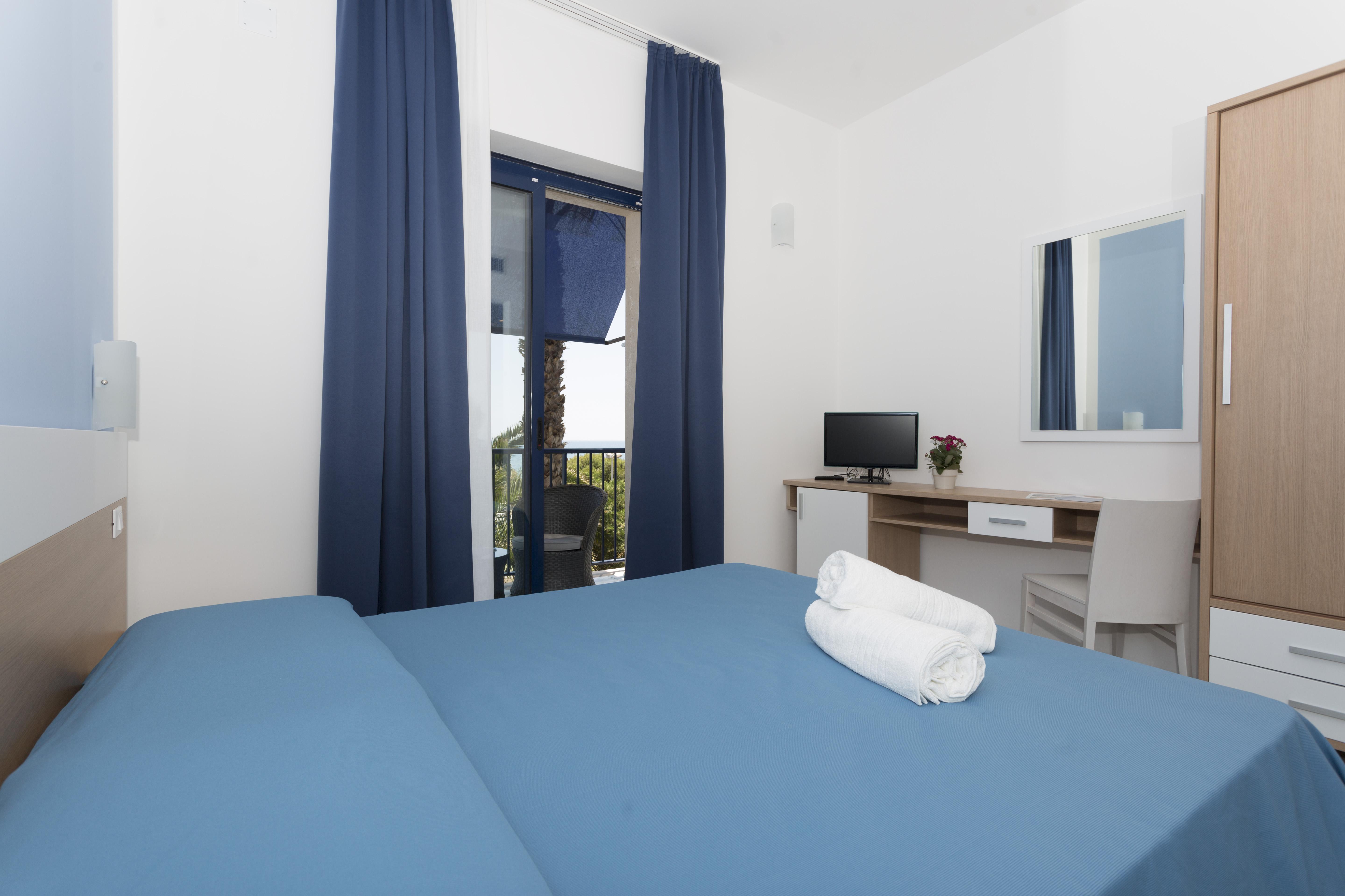 Ticho'S Greenblu Hotel Кастеланета Марина Екстериор снимка