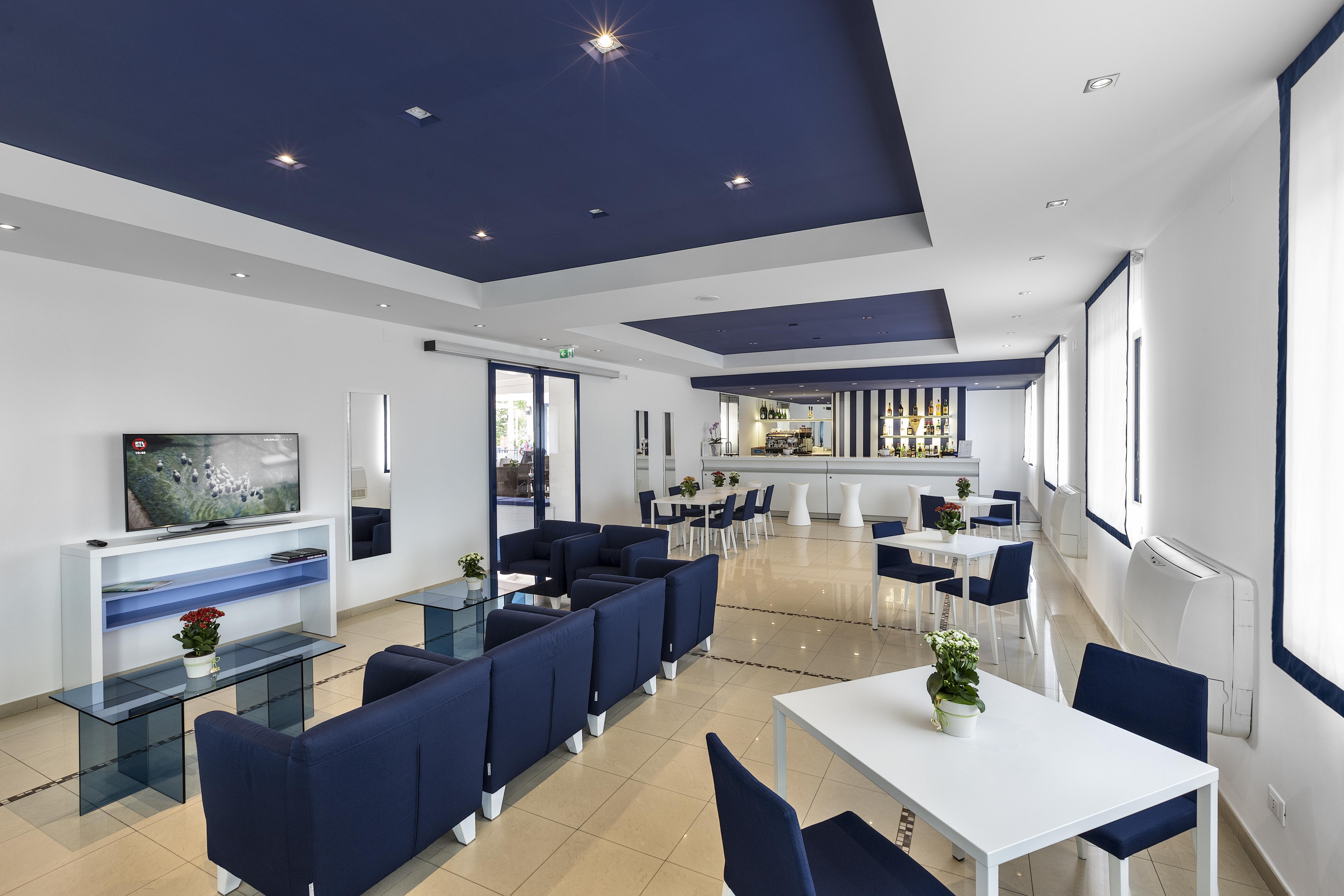 Ticho'S Greenblu Hotel Кастеланета Марина Екстериор снимка