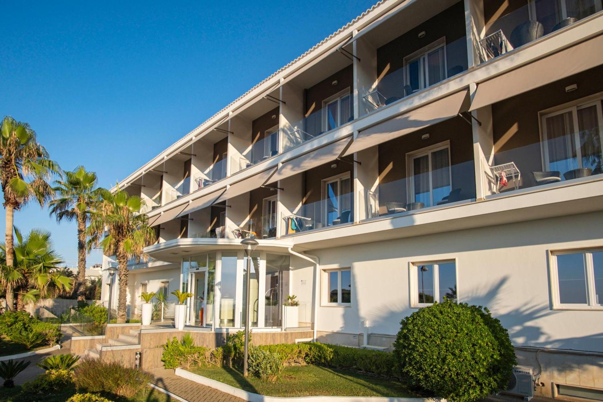 Ticho'S Greenblu Hotel Кастеланета Марина Екстериор снимка