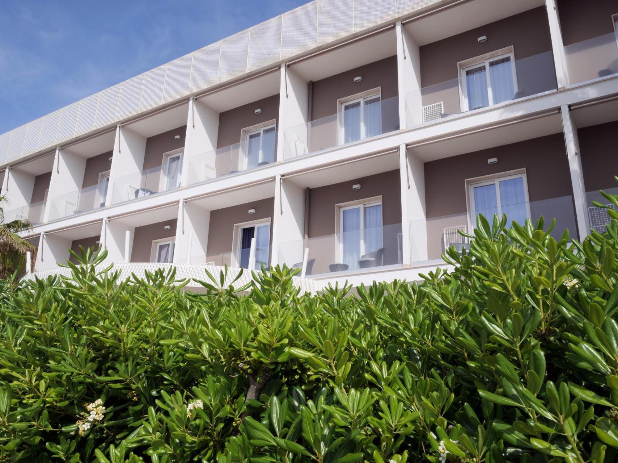 Ticho'S Greenblu Hotel Кастеланета Марина Екстериор снимка