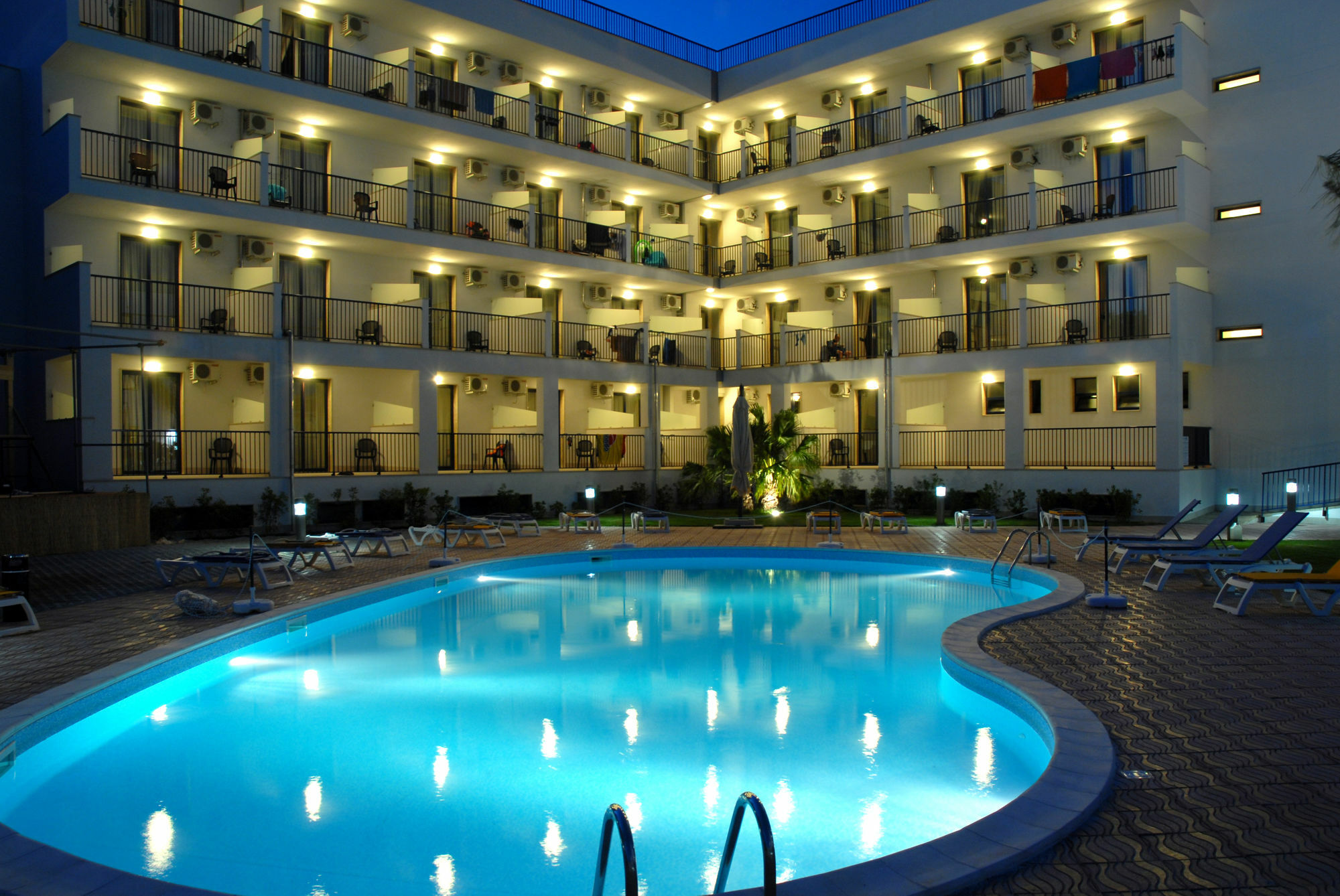 Ticho'S Greenblu Hotel Кастеланета Марина Екстериор снимка